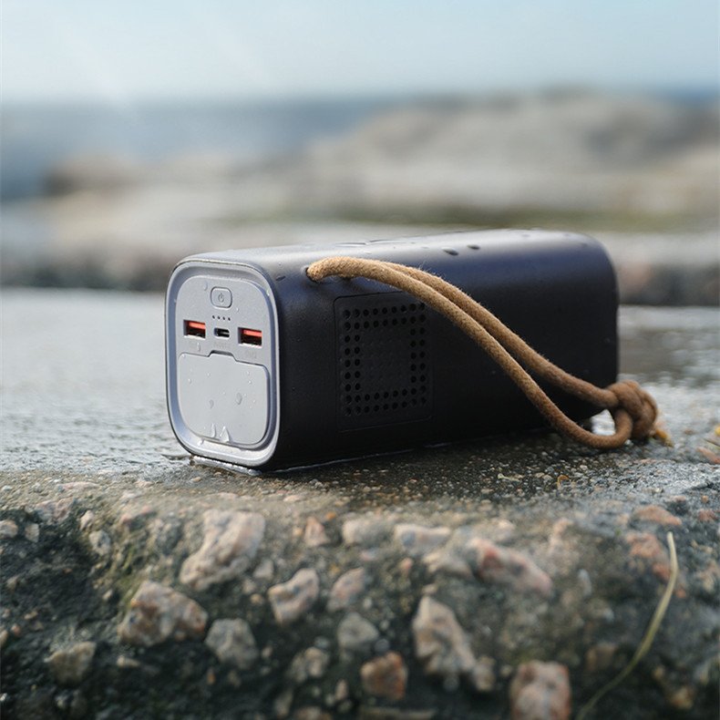 JNGadjet Heavy-Duty Emergency Outdoor Power Bank - Image 5